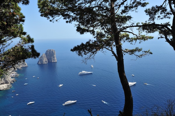 ITNAP - Naples - Stacks in Capri - FOTOTECA ENIT.jpg